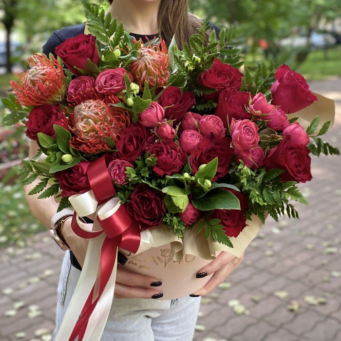 Композиция Подарок Амура с розами