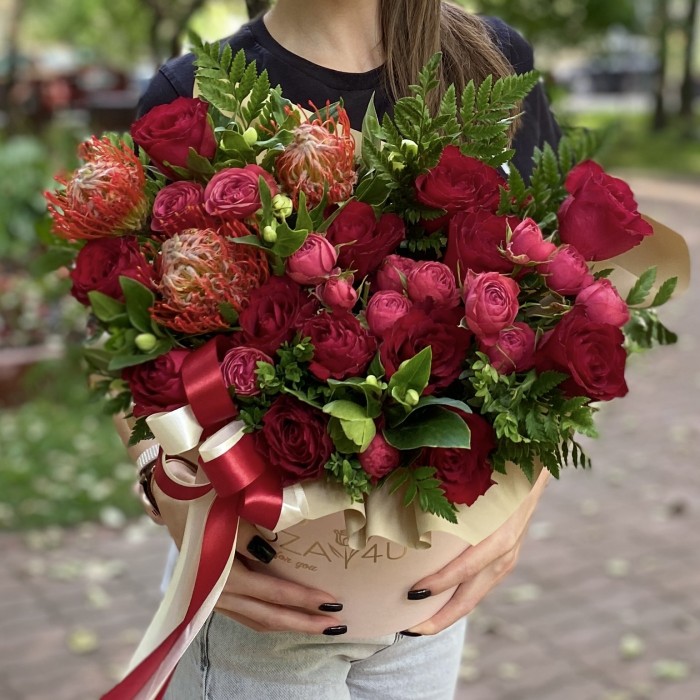 Композиция Подарок Амура с розами