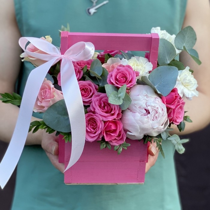 Композиция  с розами Прекрасное начало