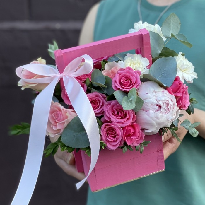 Композиция  с розами Прекрасное начало