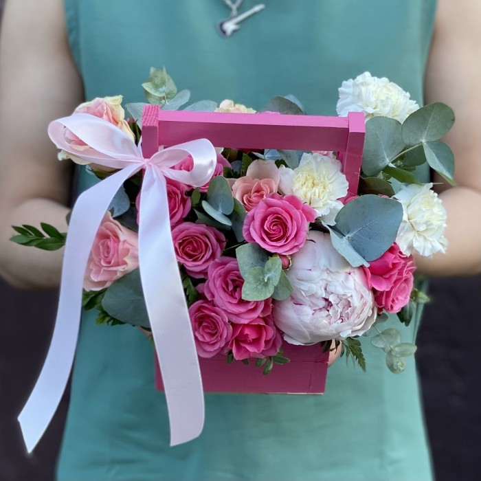 Композиция  с розами Прекрасное начало