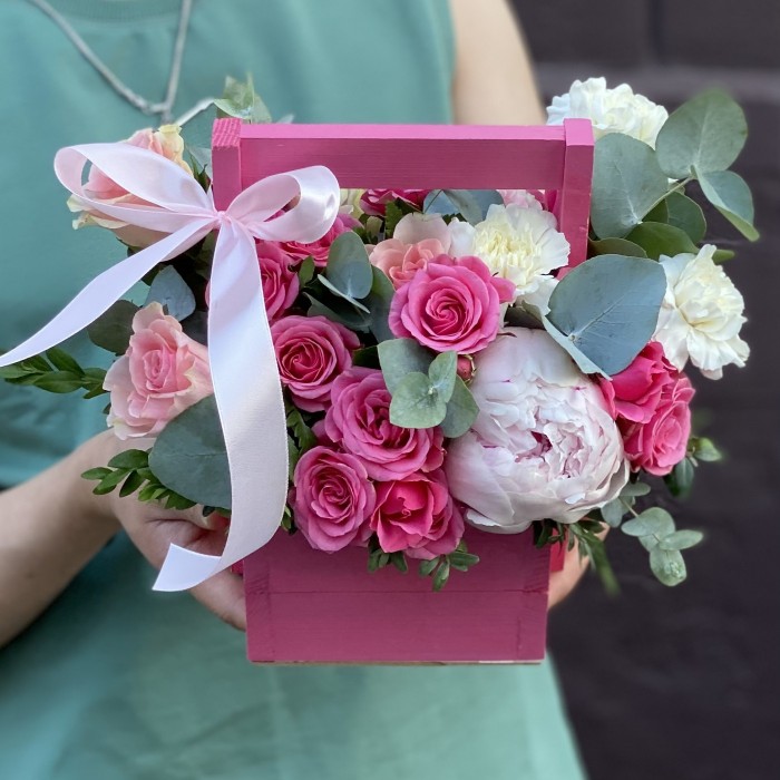 Композиция  с розами Прекрасное начало