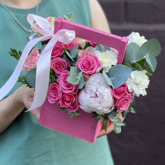 Композиция  с розами Прекрасное начало