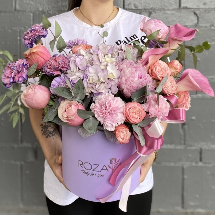 Композиция с гортензией и каллами Пурпурный закат