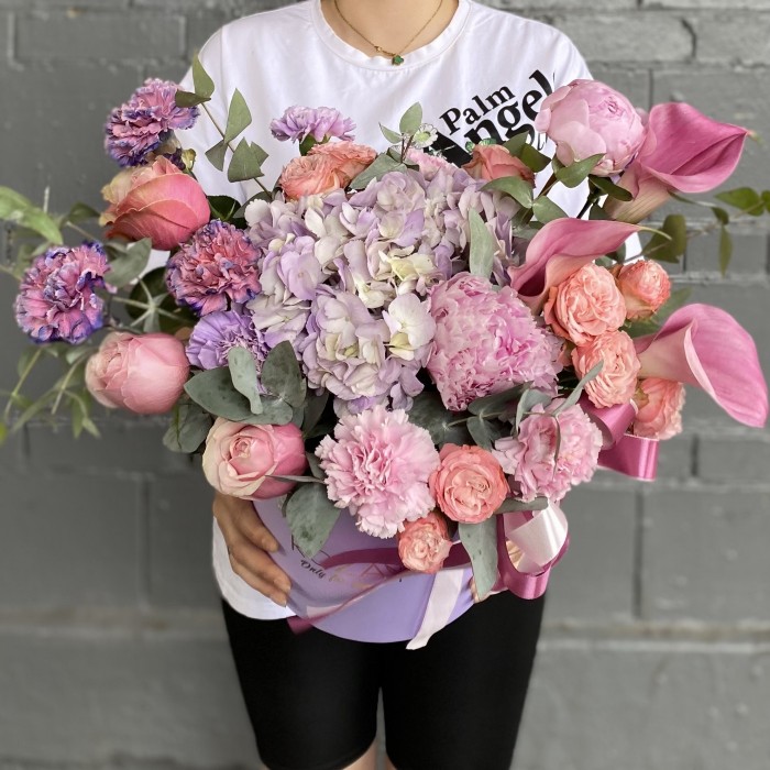 Композиция с гортензией и каллами Пурпурный закат