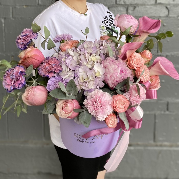 Композиция с гортензией и каллами Пурпурный закат