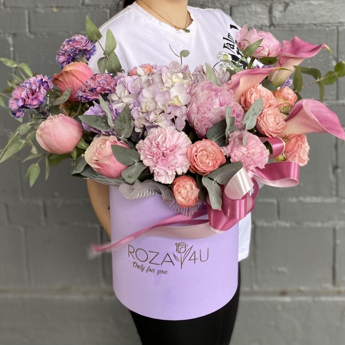 Композиция с гортензией и каллами Пурпурный закат