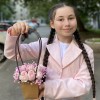 Композиция с кустовой пионовидной розой Мансфилд парк в сумочке