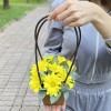 Желтая кустовая хризантема Бакарди в сумочке