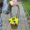 Желтая кустовая хризантема Бакарди в сумочке