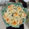 Пионовидные розы Карамель антик с ромашками