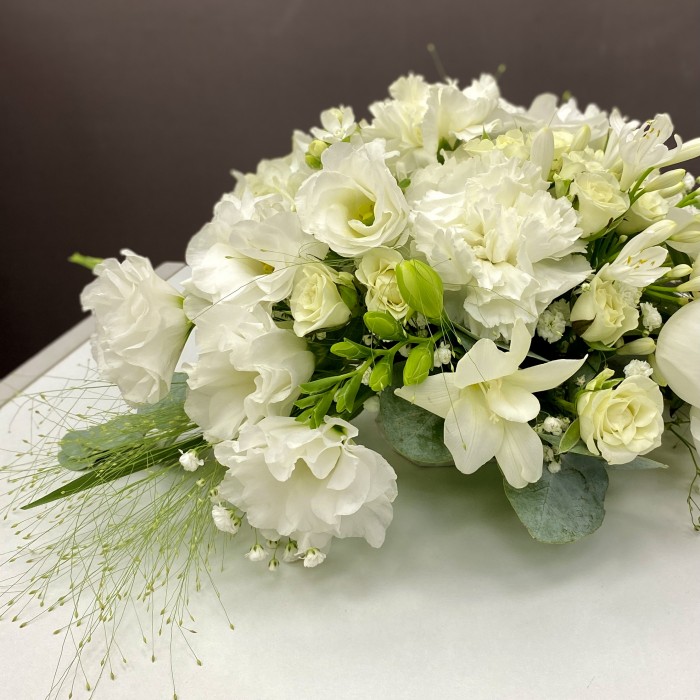 Белая свадебная настольная композиция