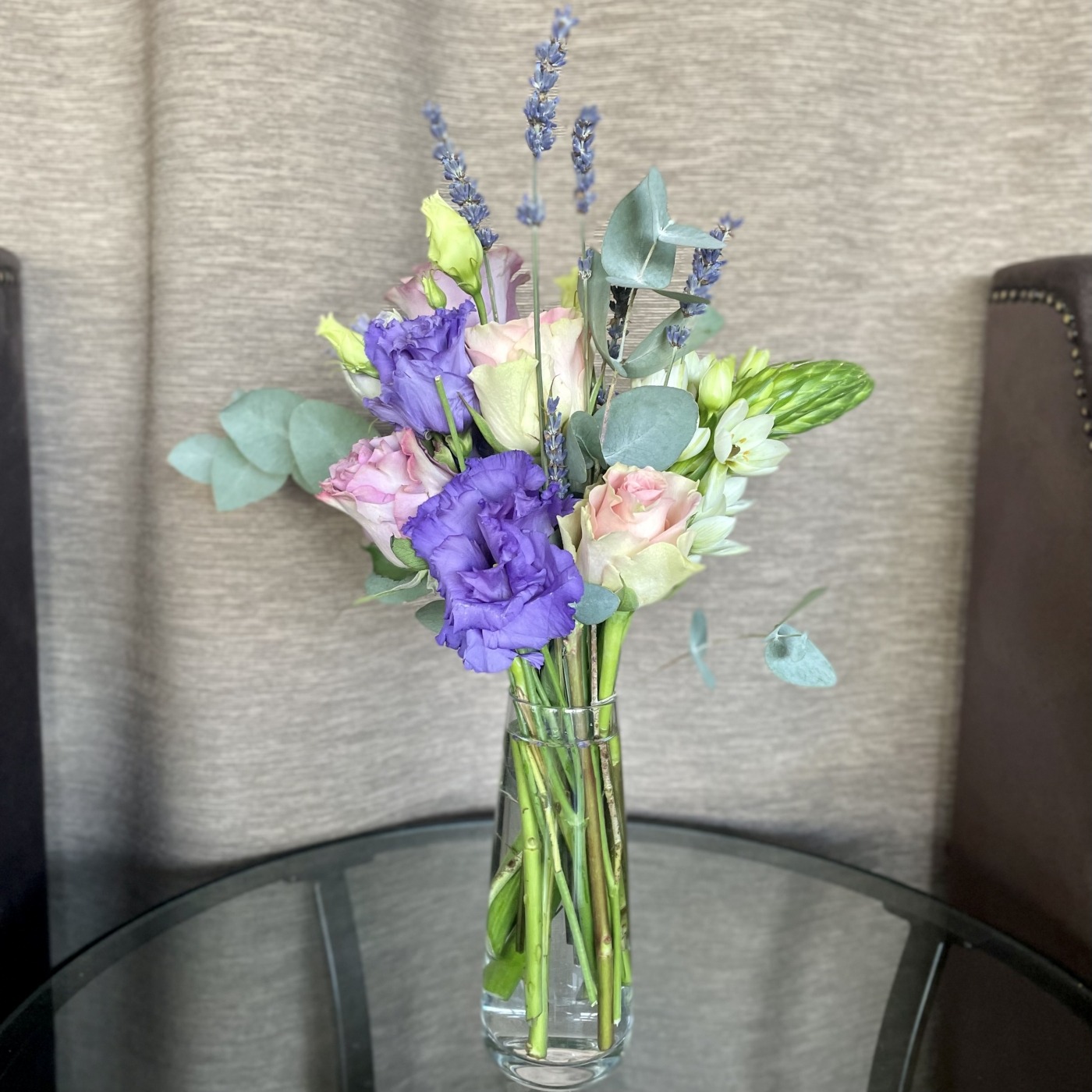 Набор цветов на стол - сиреневые и фиолетовые
