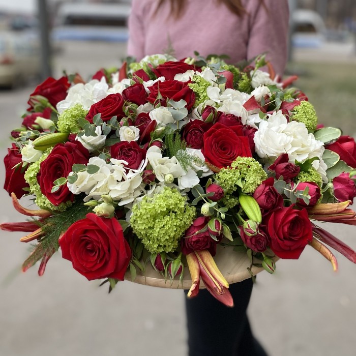 Круглая настольная композиция