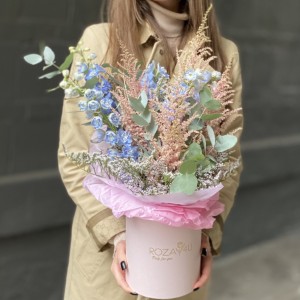 Композиция с астильбой