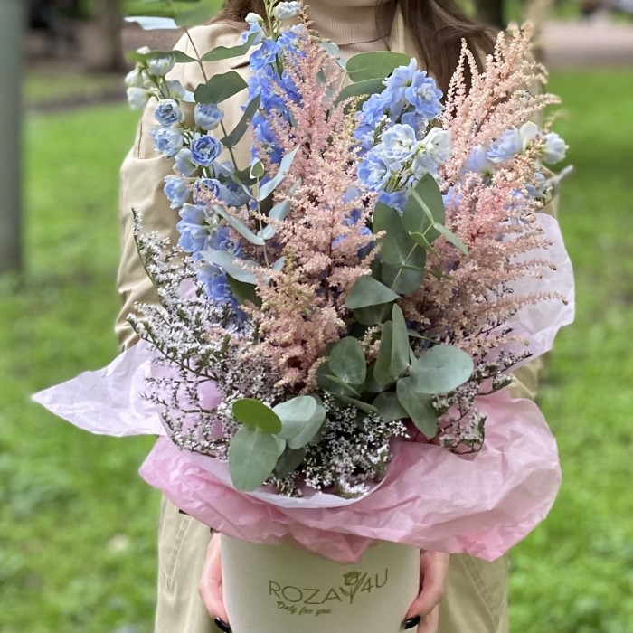 Композиция с астильбой