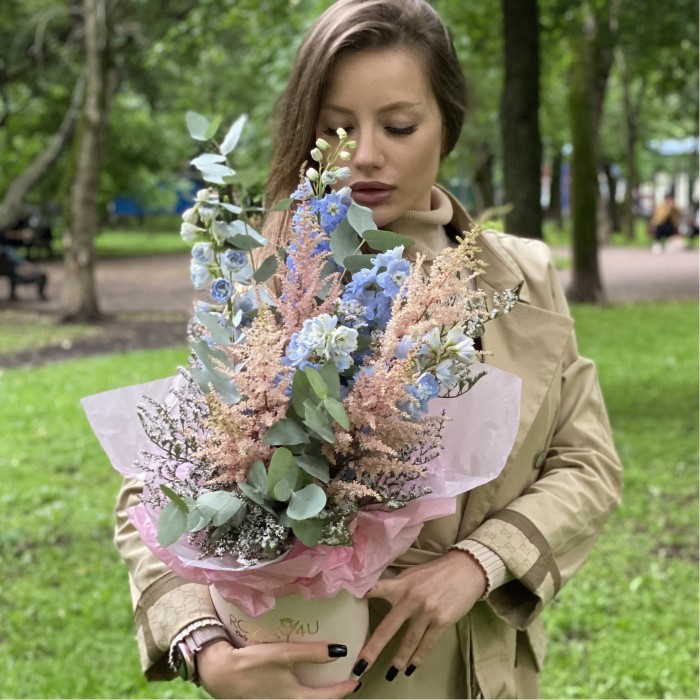 Композиция с астильбой