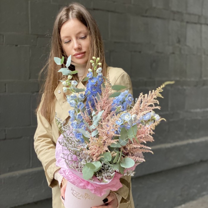 Композиция с астильбой