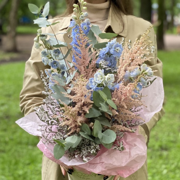 Композиция с астильбой