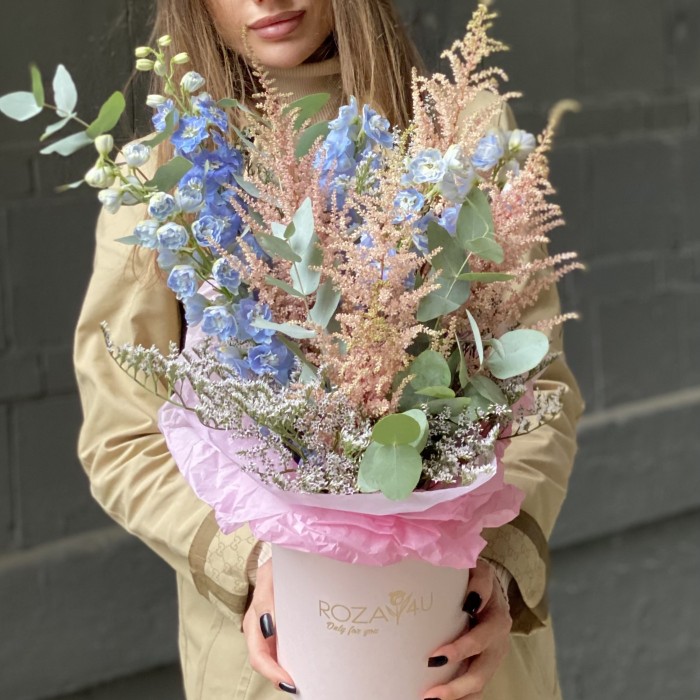 Композиция с астильбой