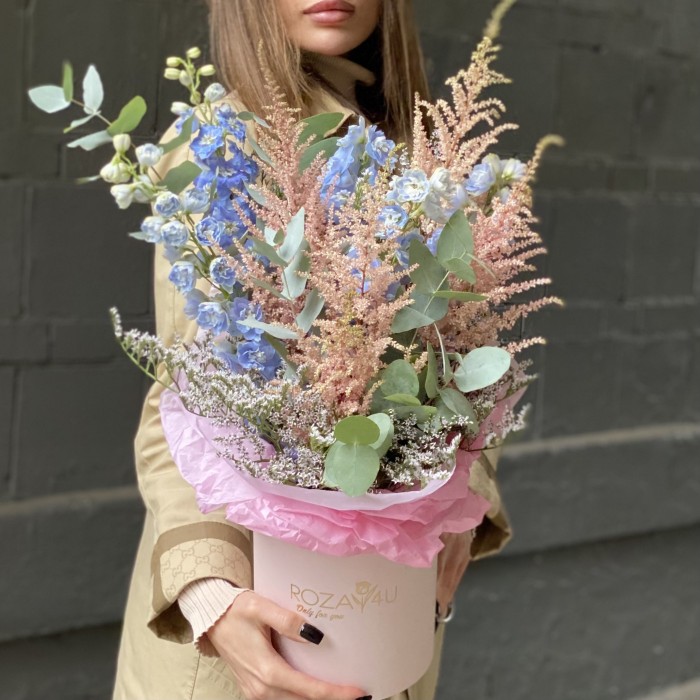 Композиция с астильбой