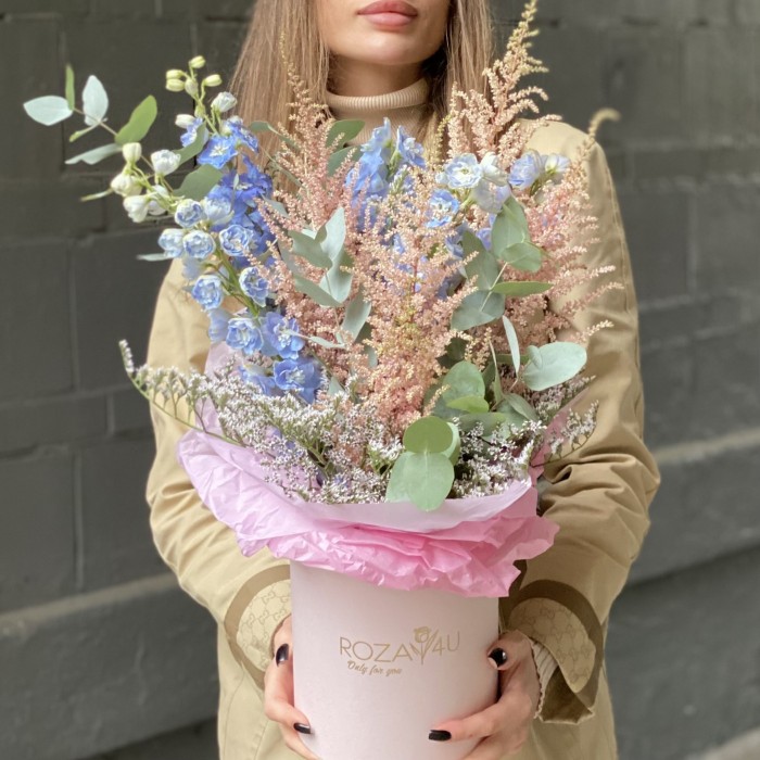 Композиция с астильбой