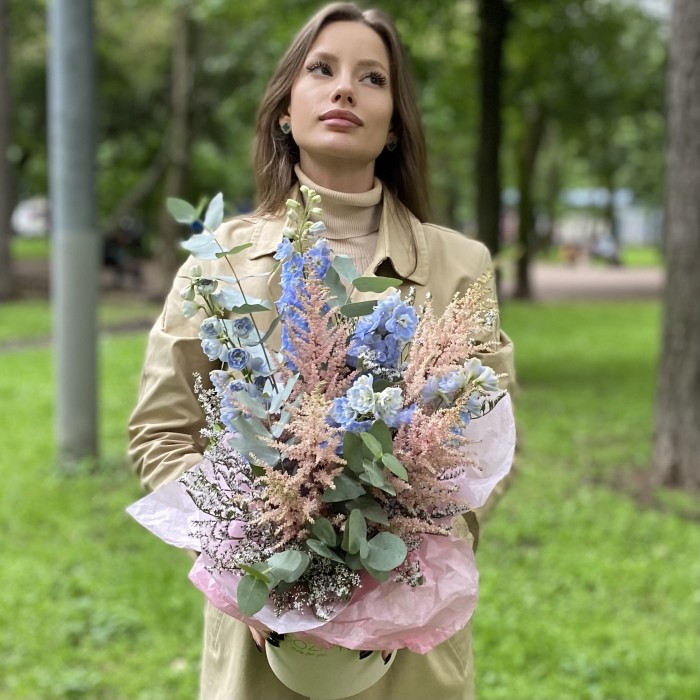 Композиция с астильбой