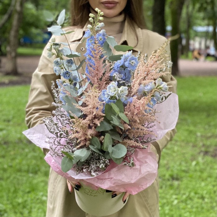 Композиция с астильбой