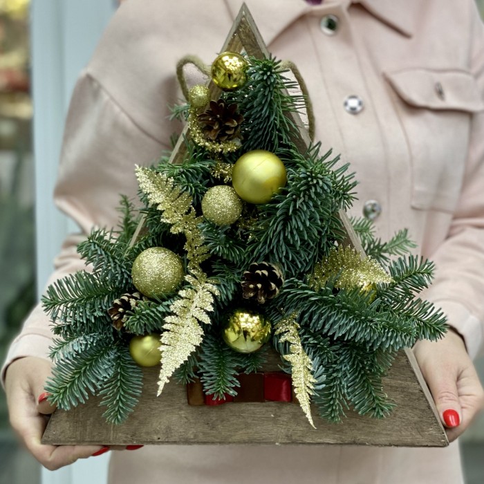 Композиция Золотая пирамида