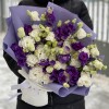 Букет из фиолетовых и белых эустом