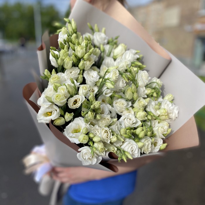 Букет из белой эустомы