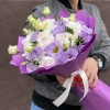 Букет из махровых эустом и пионов