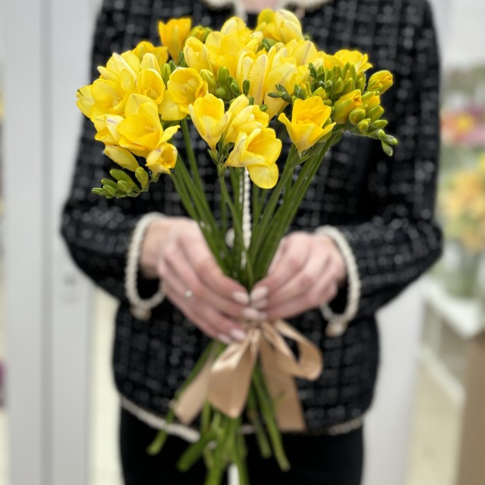 Фрезия желтая