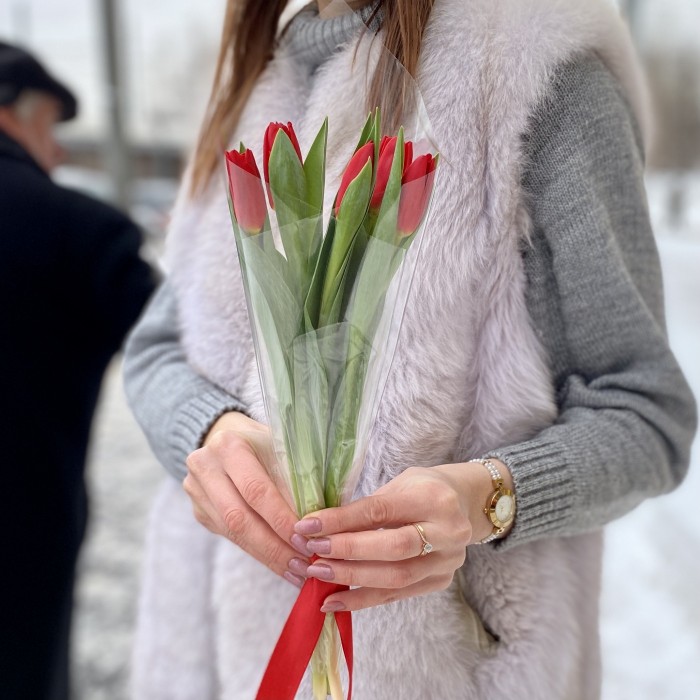 Корпоративный букет красные тюльпаны