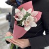 Корпоративный букет с белыми орхидеями