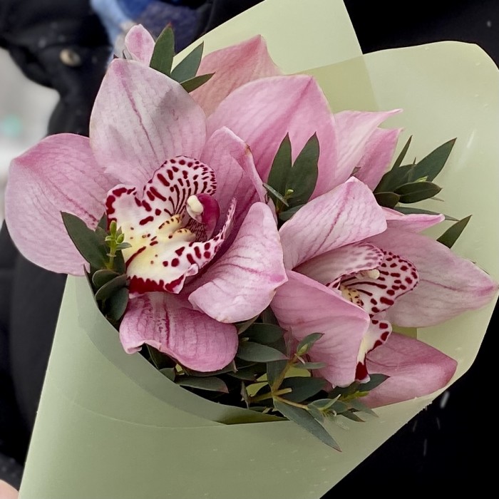 Корпоративный букет с розовыми орхидеями