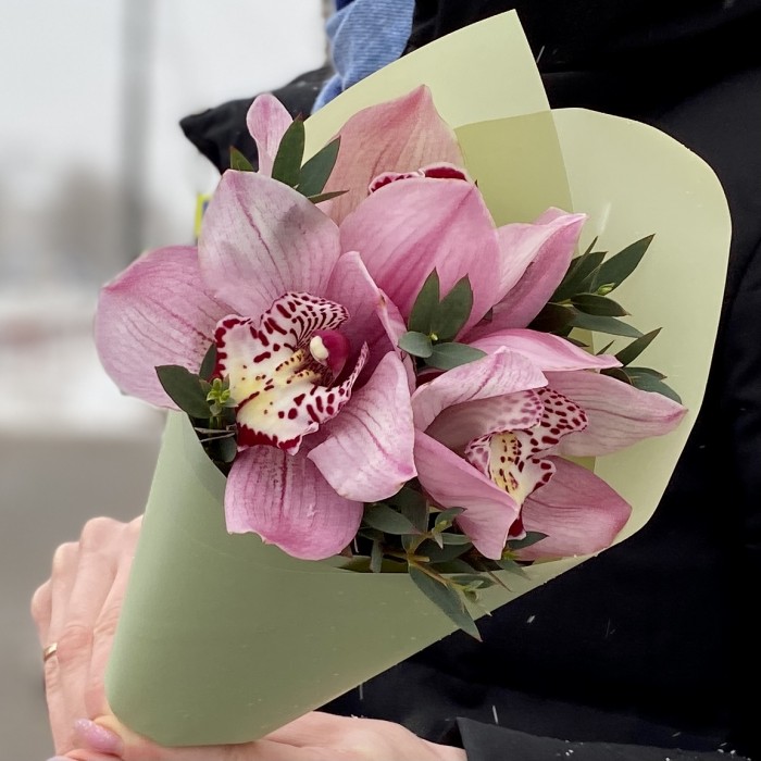 Корпоративный букет с розовыми орхидеями