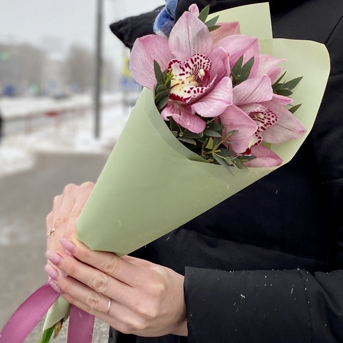 Корпоративный букет с розовыми орхидеями