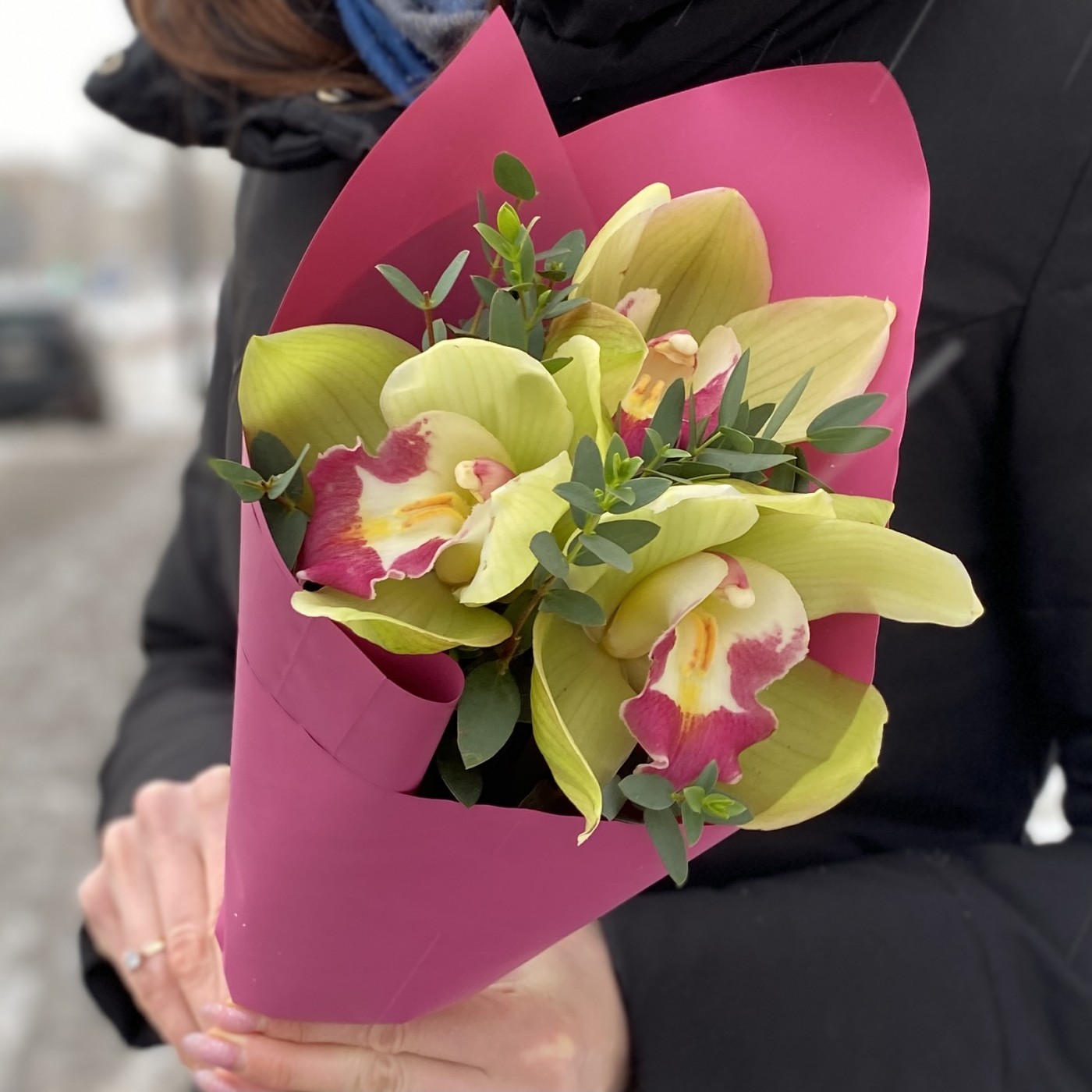 Корпоративный букет с зелеными орхидеями | доставка по Москве и области
