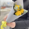 Желтые розы 50 см с эвкалиптом