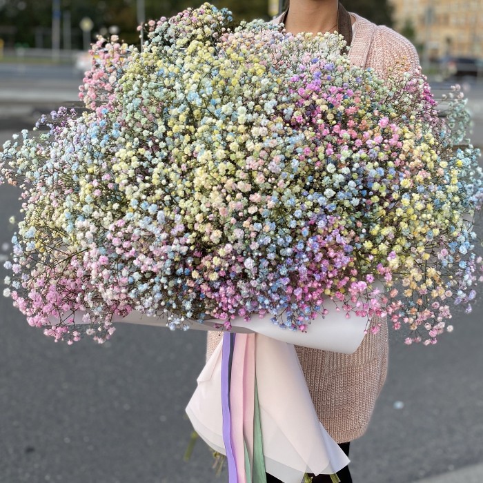 Букет из радужной гипсофилы