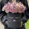 Радужная гипсофила в коробке Кошечка