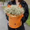 Белая гипсофила в коробке Лисичка