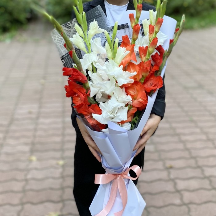 7 гладиолусов Яркий микс