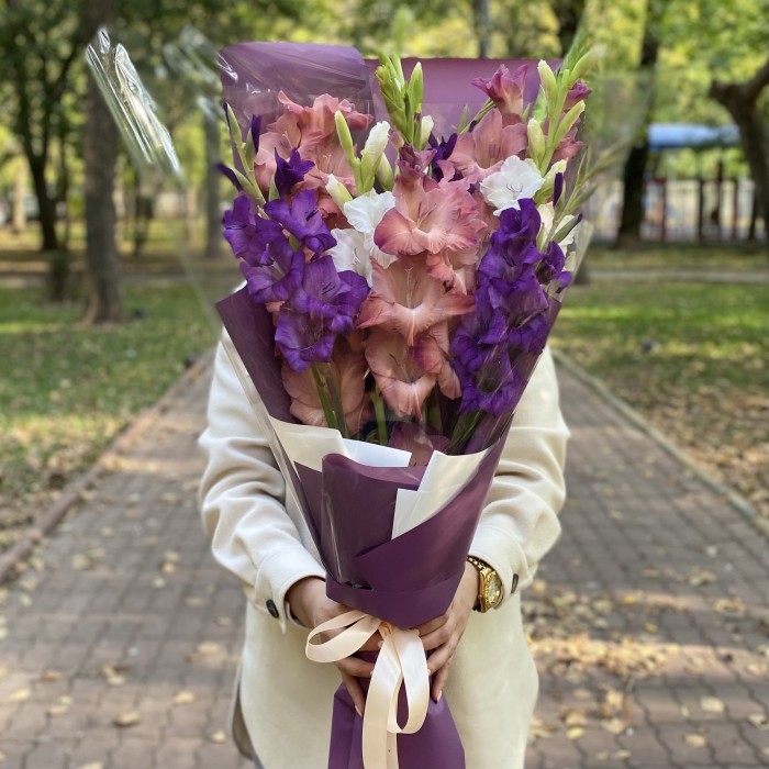 9 гладиолусов Осенний микс