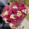 Пионовидные кустовые розы с танацетумом