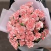 Букет из 25 кустовых нежно-розовых гвоздик