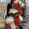 Букет гвоздик и хризантем 9 мая