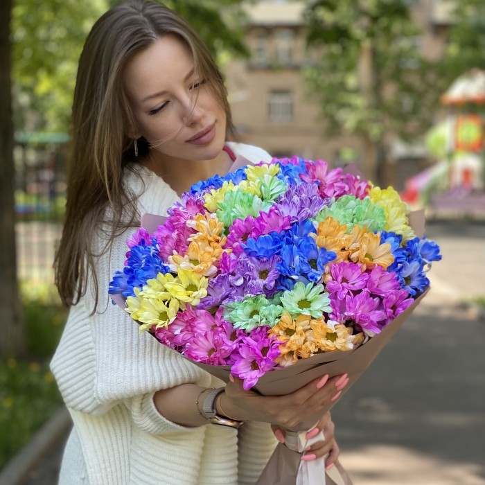 25 радужных кустовых хризантем