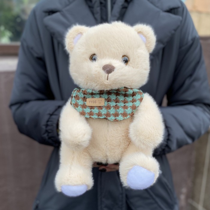 Мишка с зеленым шарфиком